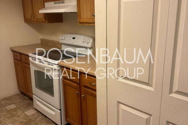 Foto del edificio - Gorgeous 1-bed, 1-bath apartment nestled w...