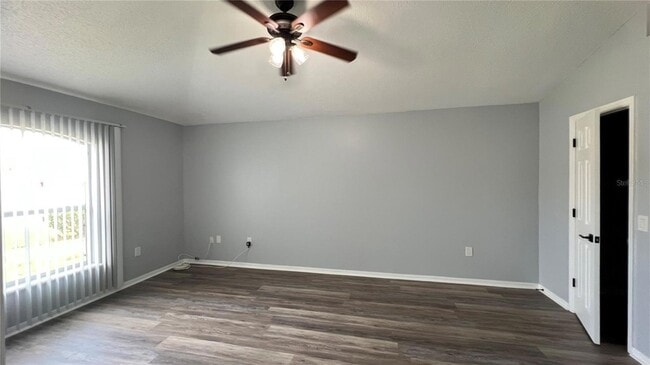Building Photo - 485 Martigues Dr