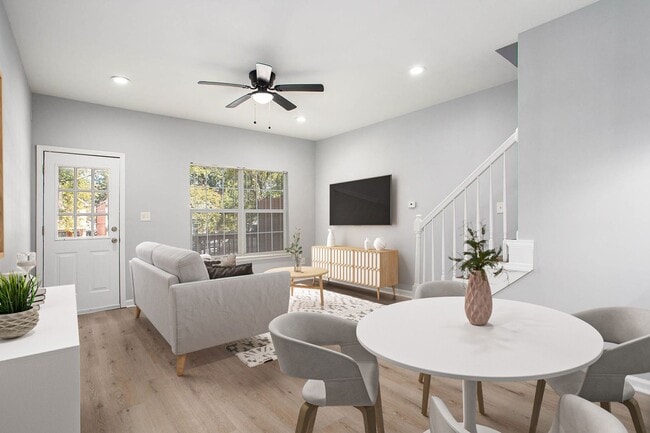 Building Photo - Newly Renovated 4/3 Near Beltline!