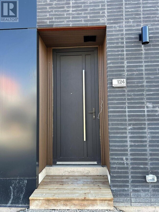 Building Photo - 124 Everett Cmn