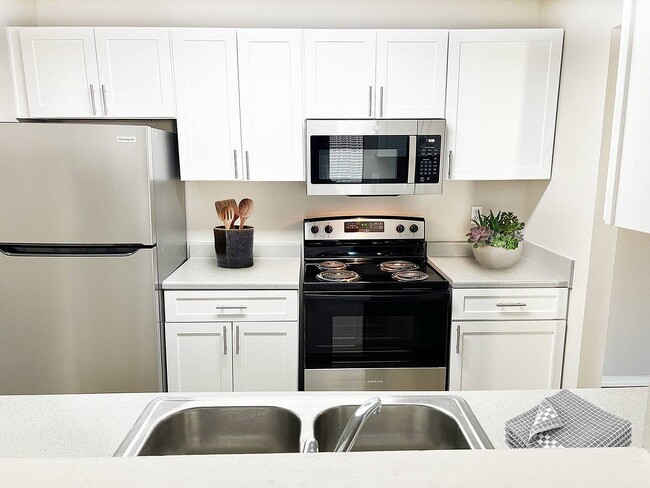 Remodeled Kitchen - Ridge at Lake Hamilton