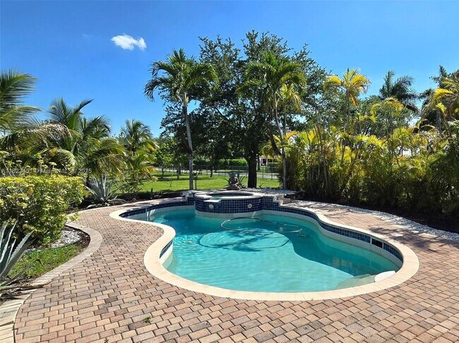 Foto del edificio - 15066 SW 39th St