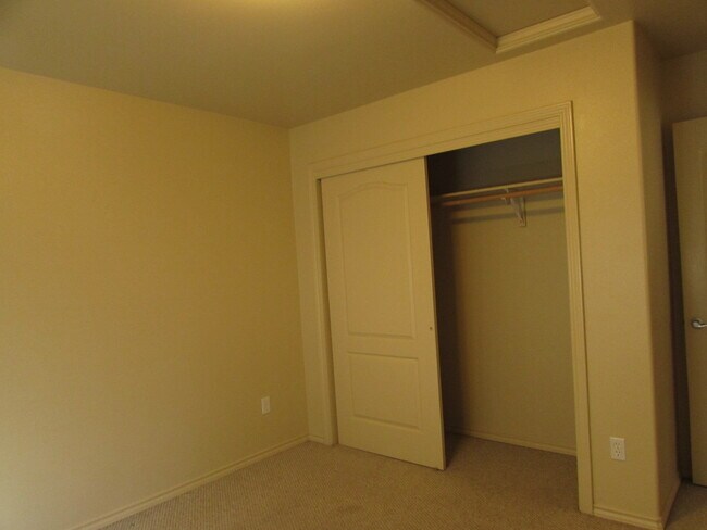 Foto del edificio - 643 Mount Julian Dr