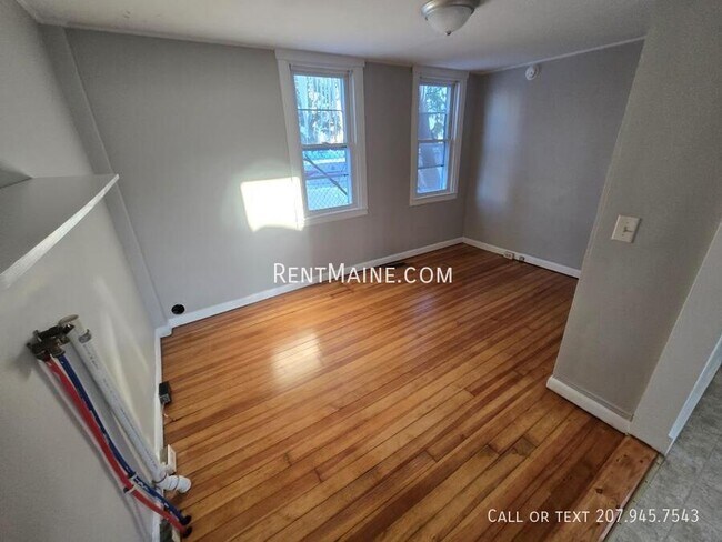 Foto del edificio - 269 1/2 French St-