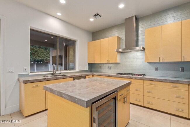 Building Photo - 7479 E Sunnyvale Dr