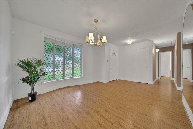 Foto del edificio - 626 Park Knoll Ln