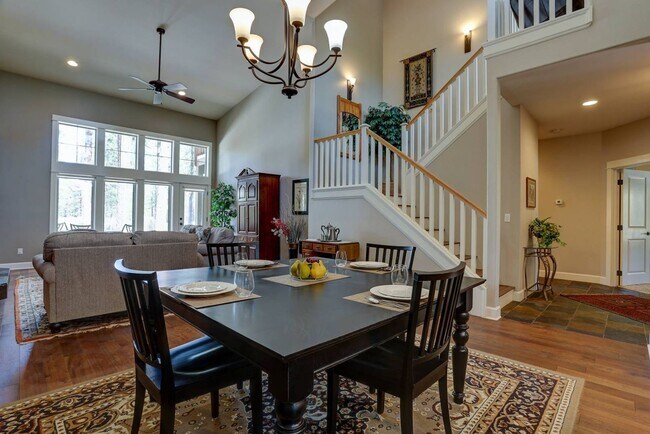 Building Photo - Widgi Creek Oasis Golf Course Townhome nea...