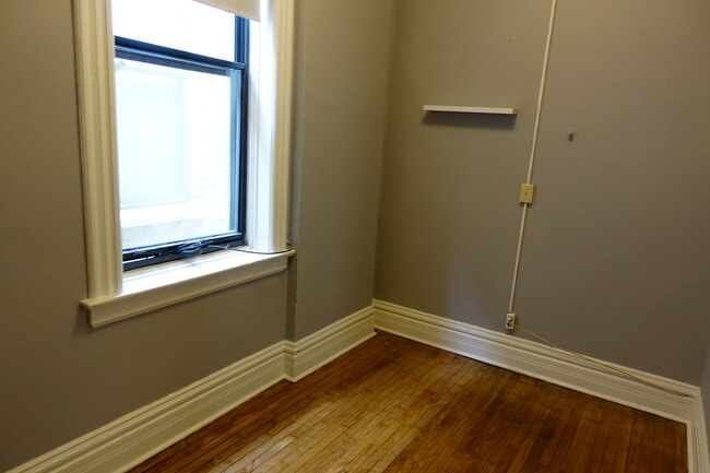 Building Photo - 953 W Armitage Ave