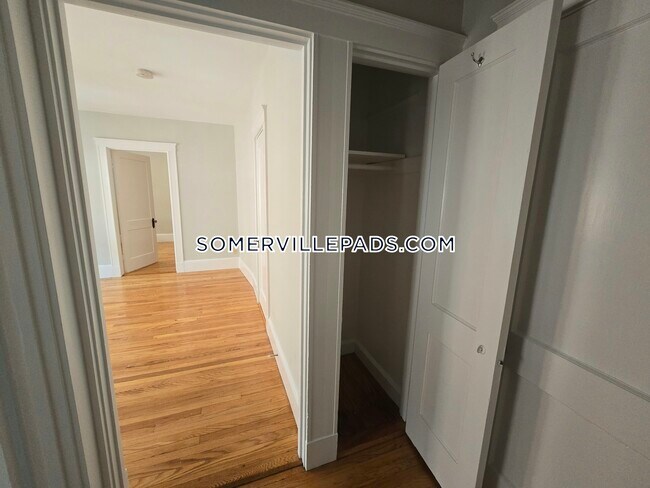 Foto del edificio - 156 Summer St