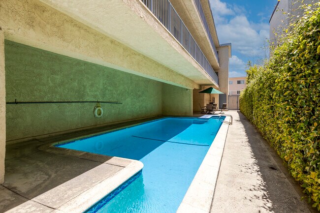 Foto del edificio - 5354 Lindley Ave