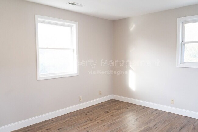 Foto del edificio - 3311 Canary Ave