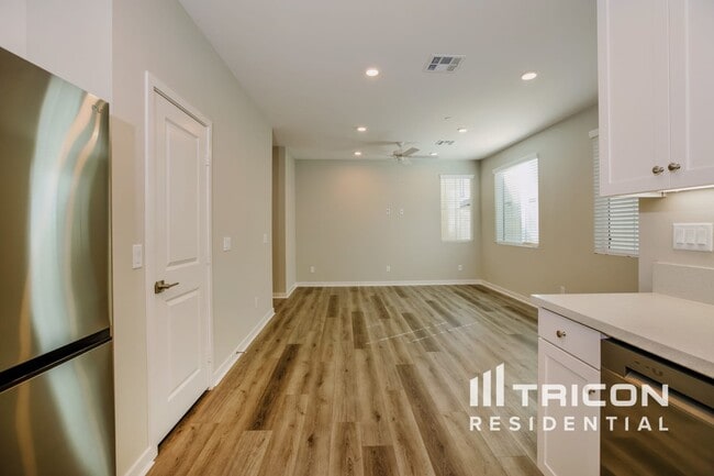 Building Photo - 31682 Luther Dr