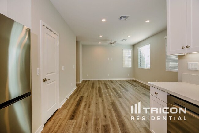 Building Photo - 31714 Luther Dr