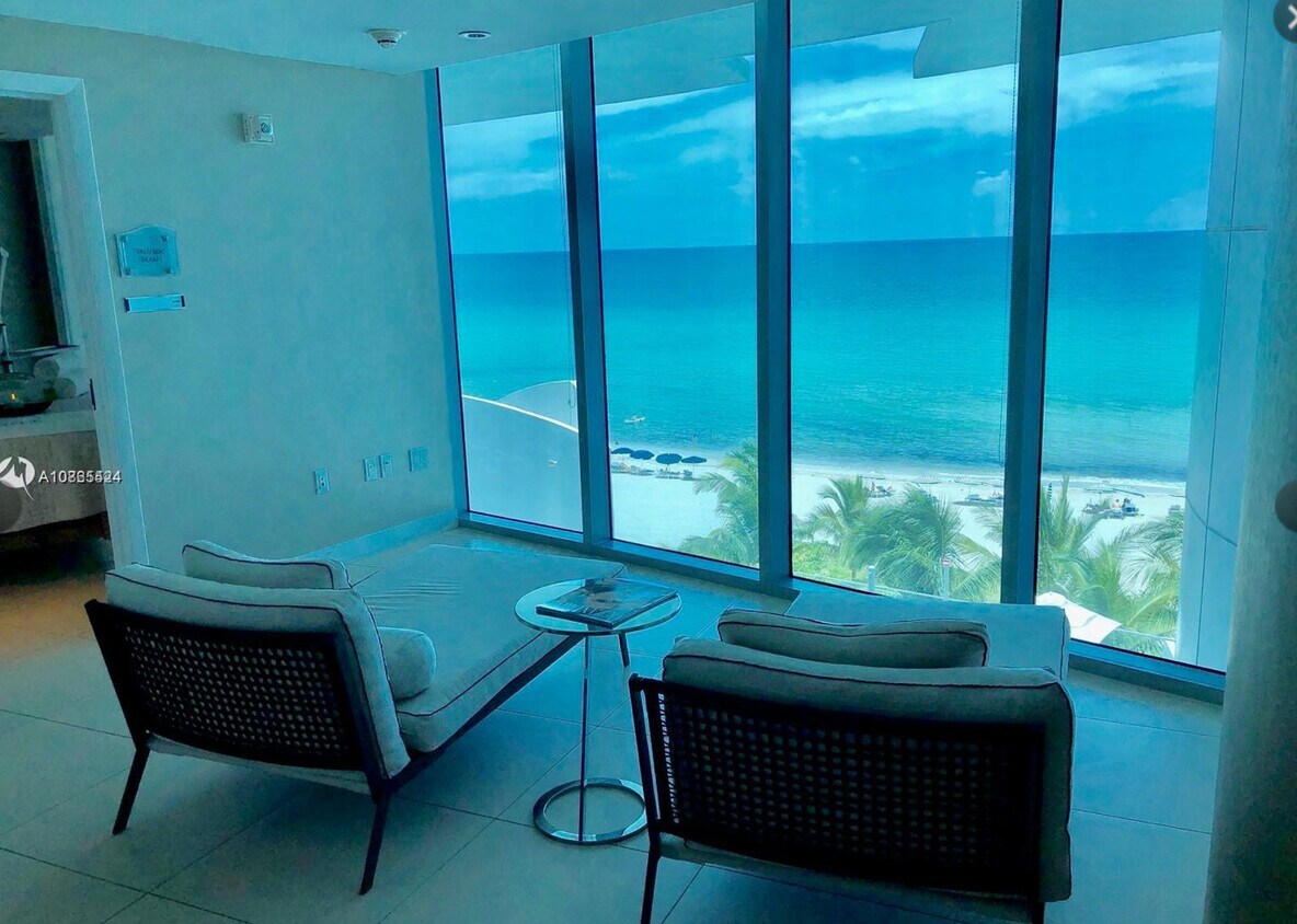Primary Photo - 17001 Collins Ave