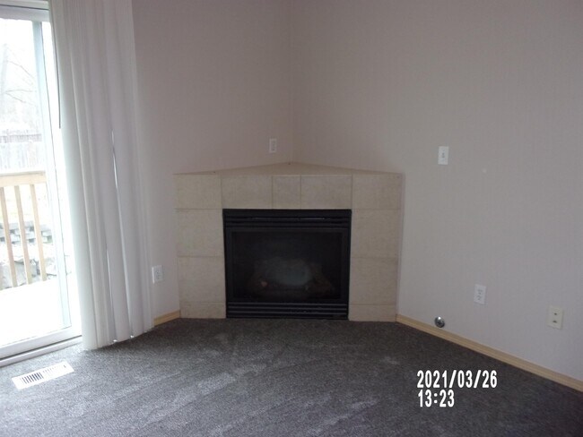 Building Photo - 1230 Chestnut St