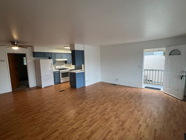 Building Photo - 1234 Bolton Dr