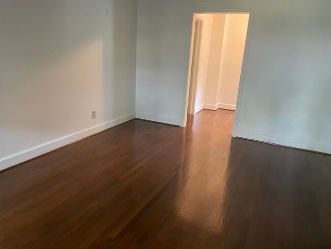 Foto del edificio - Adorable 2 Bedroom Condo In Whilden Place
