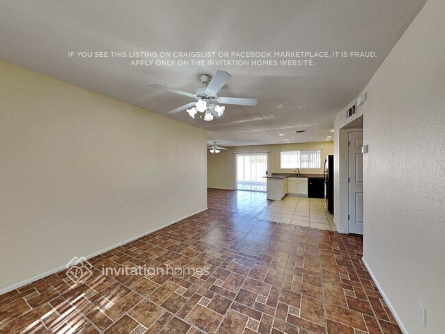 Foto del edificio - 8008 W Mescal St