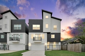 Building Photo - 2920 Nance St