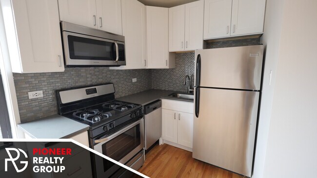 Foto del edificio - 2424 N Kedzie Blvd