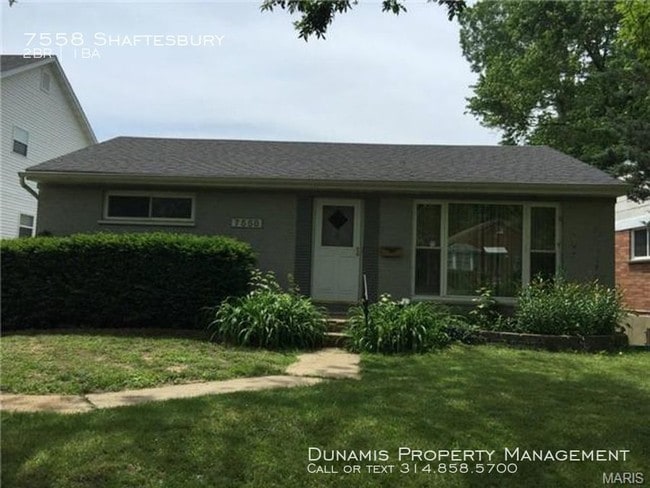 Building Photo - Cute bungalow with hardwood floors