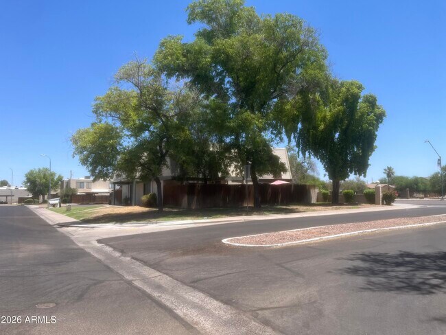 Foto del edificio - 5902 W Townley Ave