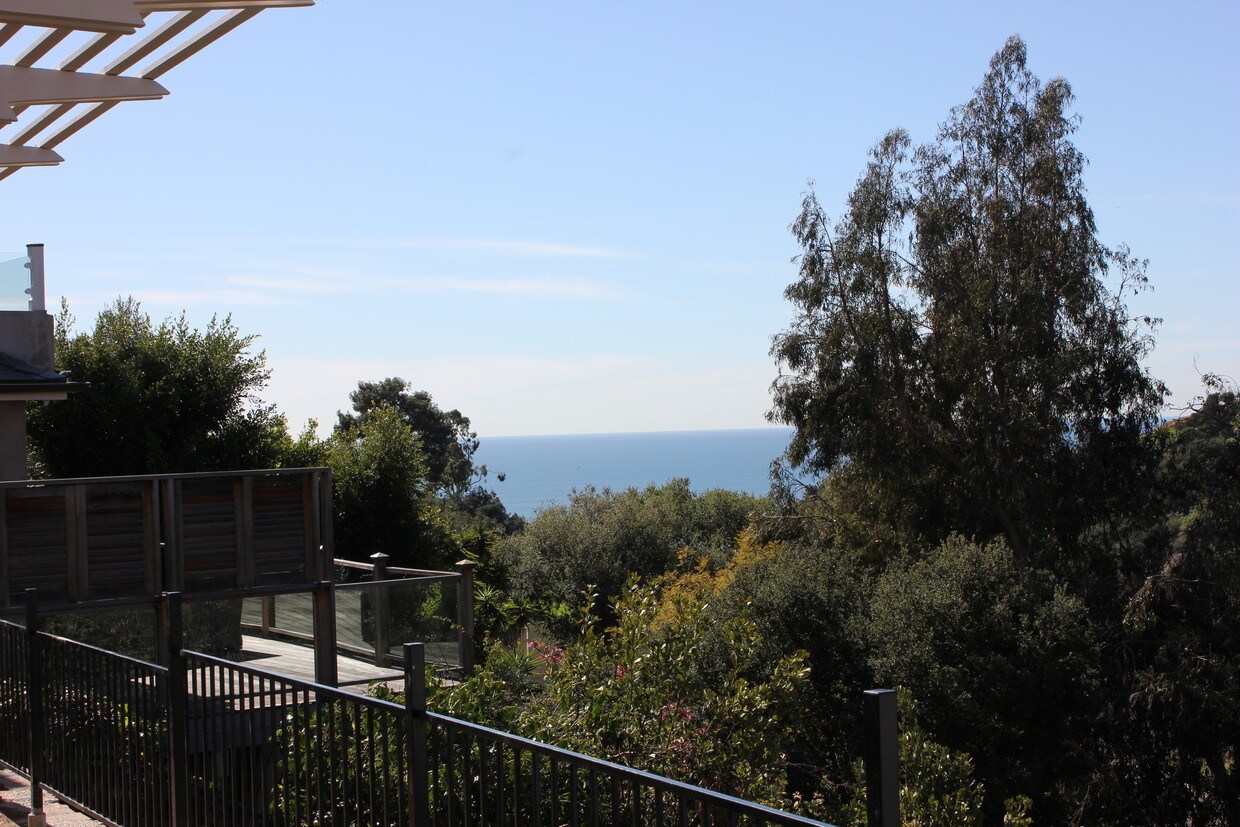 Vista al mar - 633 Radcliffe Ave