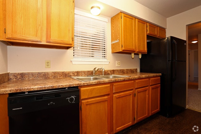 Kitchen - The Parke at Central