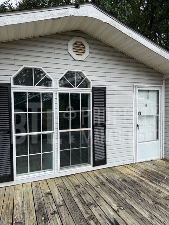 Foto del edificio - 222 Meadow Hills Ln