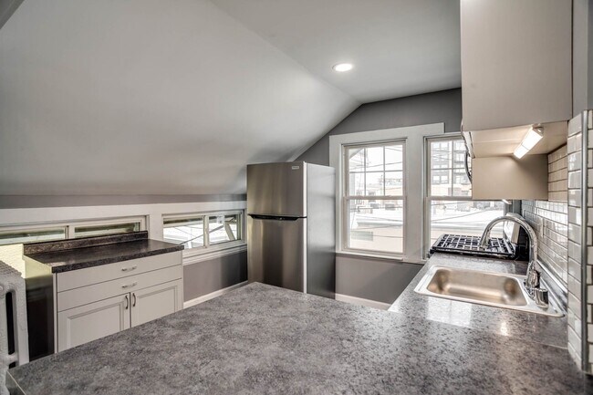 Foto del edificio - 3007 Irving Ave S