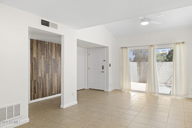 Building Photo - 6013 N 79th St