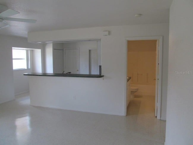 Building Photo - 1071 Nomad Rd