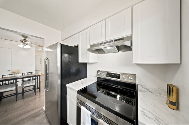 Building Photo - 1005 Mohr Ln