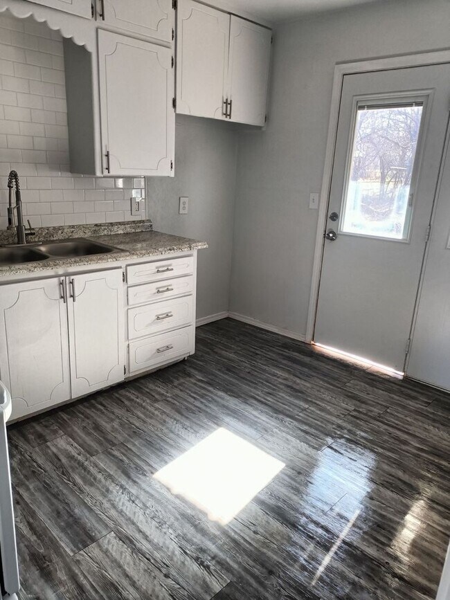 Foto del edificio - 1606 SE 61st St