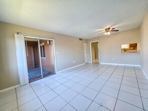 Building Photo - 6106 Forest Hill Blvd