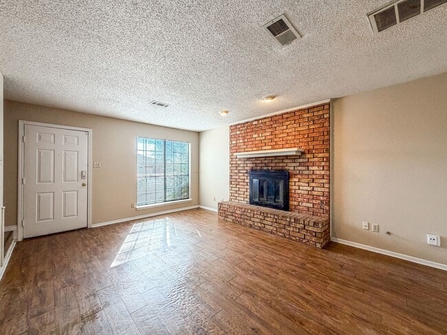 Building Photo - 8510 Harvard Dr