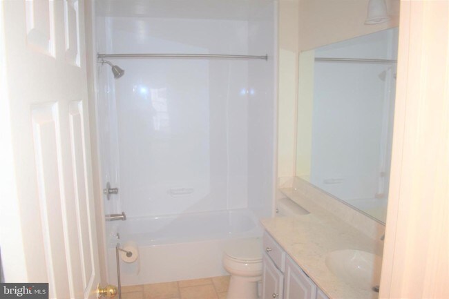 Building Photo - 4405 Silverbrook Ln