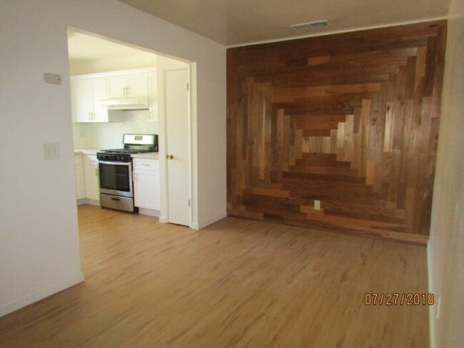 Foto del edificio - 3 bed, 2 bath, 2 car garage, single story home in Rincon Valley!