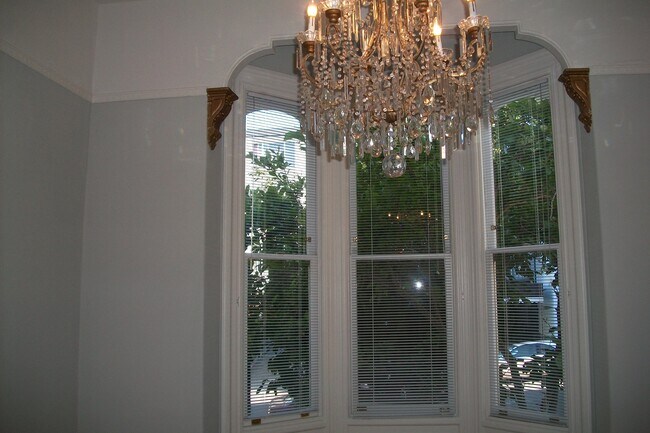 Front room - 70 Liberty St