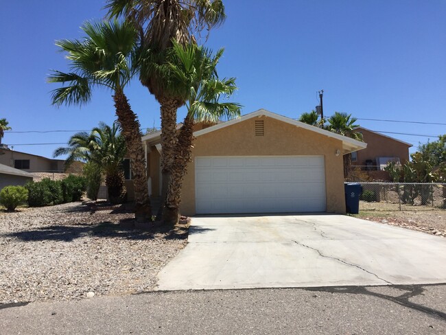 Building Photo - 3 Bedroom/ 2 bath Home in BHC with a great...