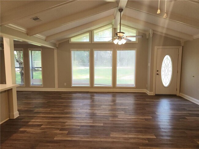 Foto del edificio - 8575 Clement Poiroux Ln