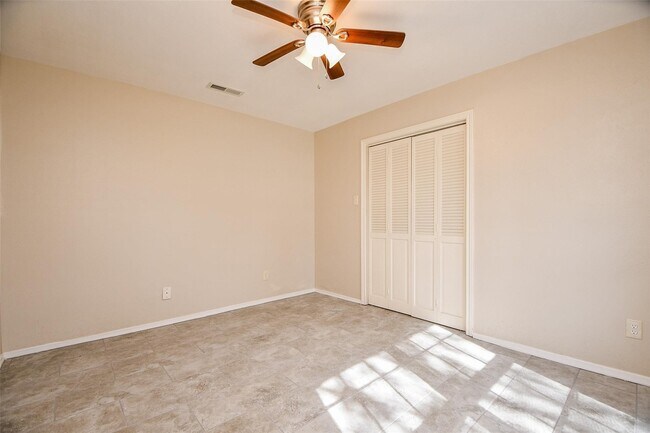 Foto del edificio - 5810 Fontenelle Dr