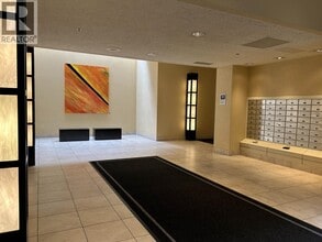Building Photo - 850 Burrard St