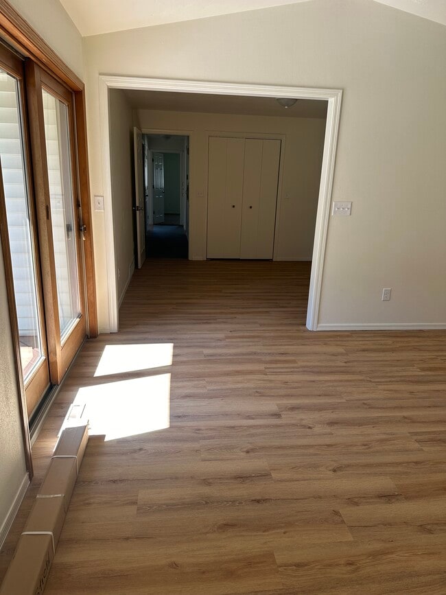 Master Bedroom - N420 Kilsdonk Ct