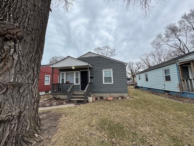 Building Photo - Move-In Ready Rental with Detached Garage
