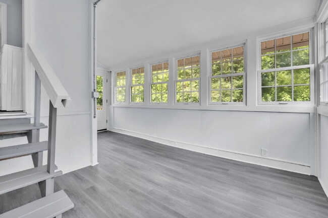 Building Photo - Updated 2-Bedroom Mill Home in Anderson, S...
