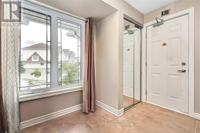 Building Photo - 114 Brentmore Private