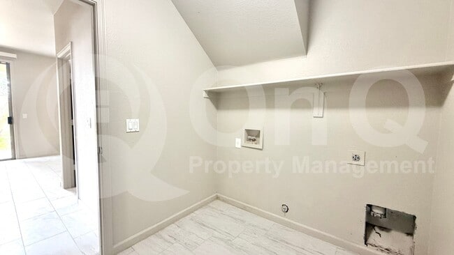 Building Photo - 6827 W Citrus Way