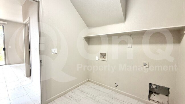 Foto del edificio - 6827 W Citrus Way