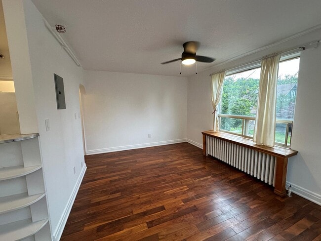 Building Photo - 16 Church St E